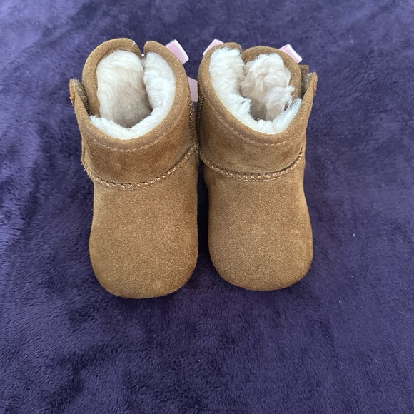 Pink Bow Uggs - Picture 1 of 2